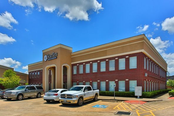 Silverlake Plaza II: 9330 Broadway St, Pearland, TX 77584